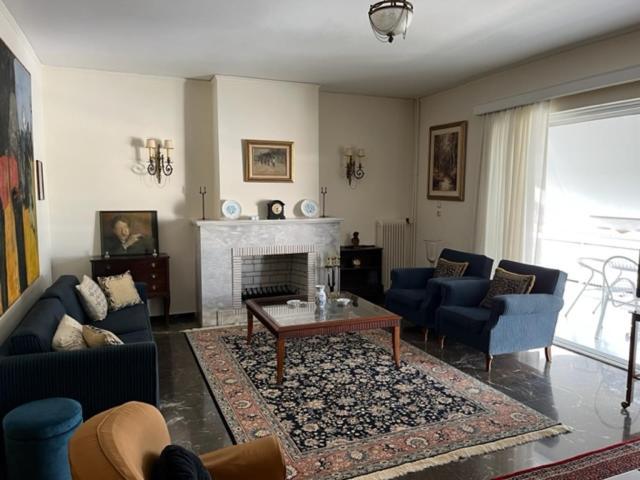 Spacious And Sunny Appartment In Cholargos Atenas Exterior foto