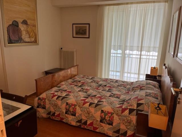 Spacious And Sunny Appartment In Cholargos Atenas Exterior foto
