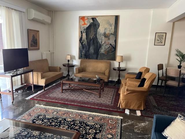 Spacious And Sunny Appartment In Cholargos Atenas Exterior foto