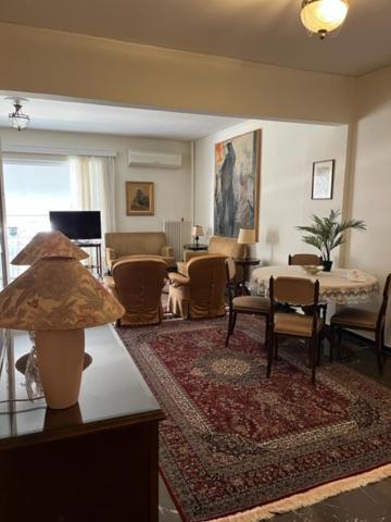 Spacious And Sunny Appartment In Cholargos Atenas Exterior foto